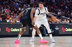 开云体育官网-关于魔术强势黄蜂，费沃斯爆发神勇的信息