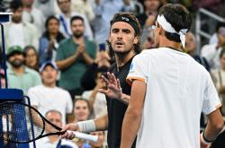 开云足球直播-德国网球队横扫世界网球队，西西帕斯制霸全场的简单介绍