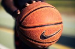 开云下载-黄喜灿一击定乾坤，拜仁终场绝杀苏格兰—当悬念提前终结，传奇在最后一刻诞生