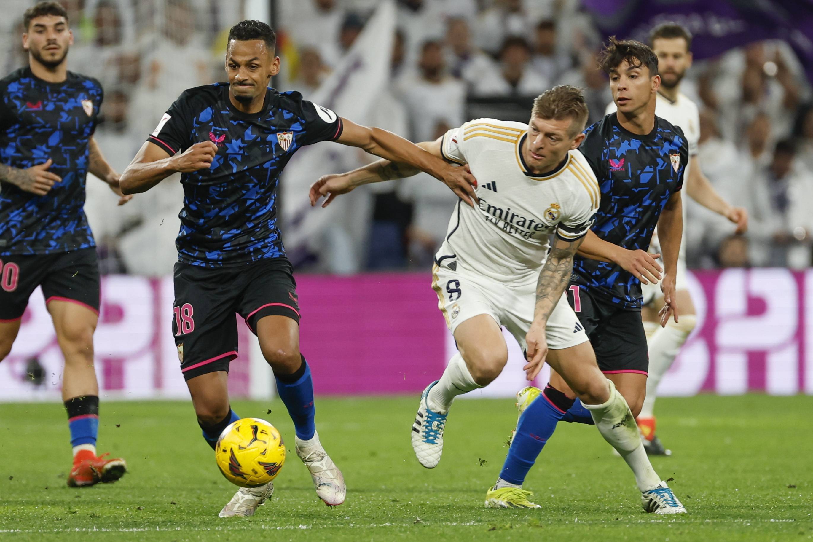 塞尔维亚队取胜晋级，将出征欧洲杯