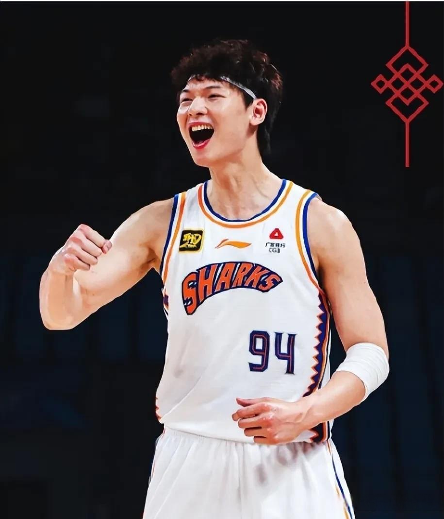 上海男篮表现稳定,连胜达到三场 上海男篮表现稳定,连胜达到三场