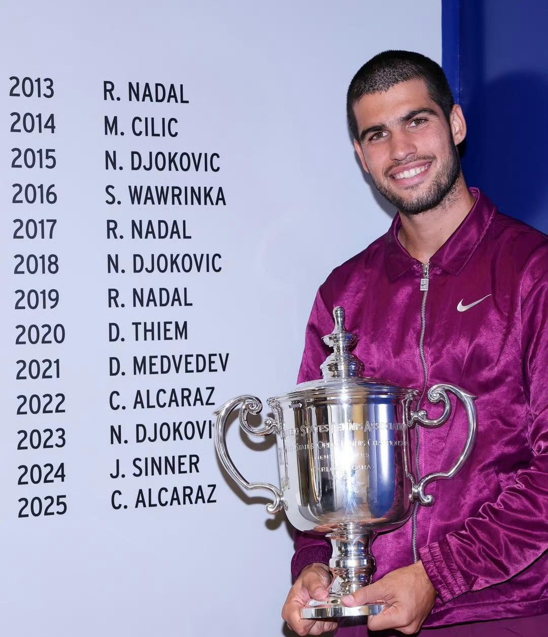 澳网翻盘戴维斯杯，阿尔卡拉斯点燃赛场